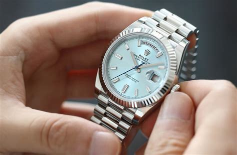 how to wind a rolex datejust watch